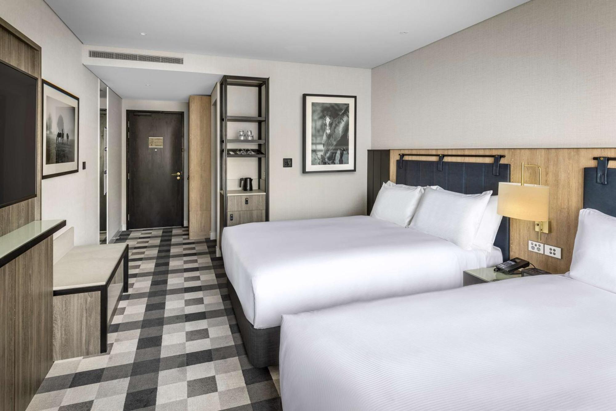 Doubletree By Hilton Auckland Karaka Hotel Bagian luar foto