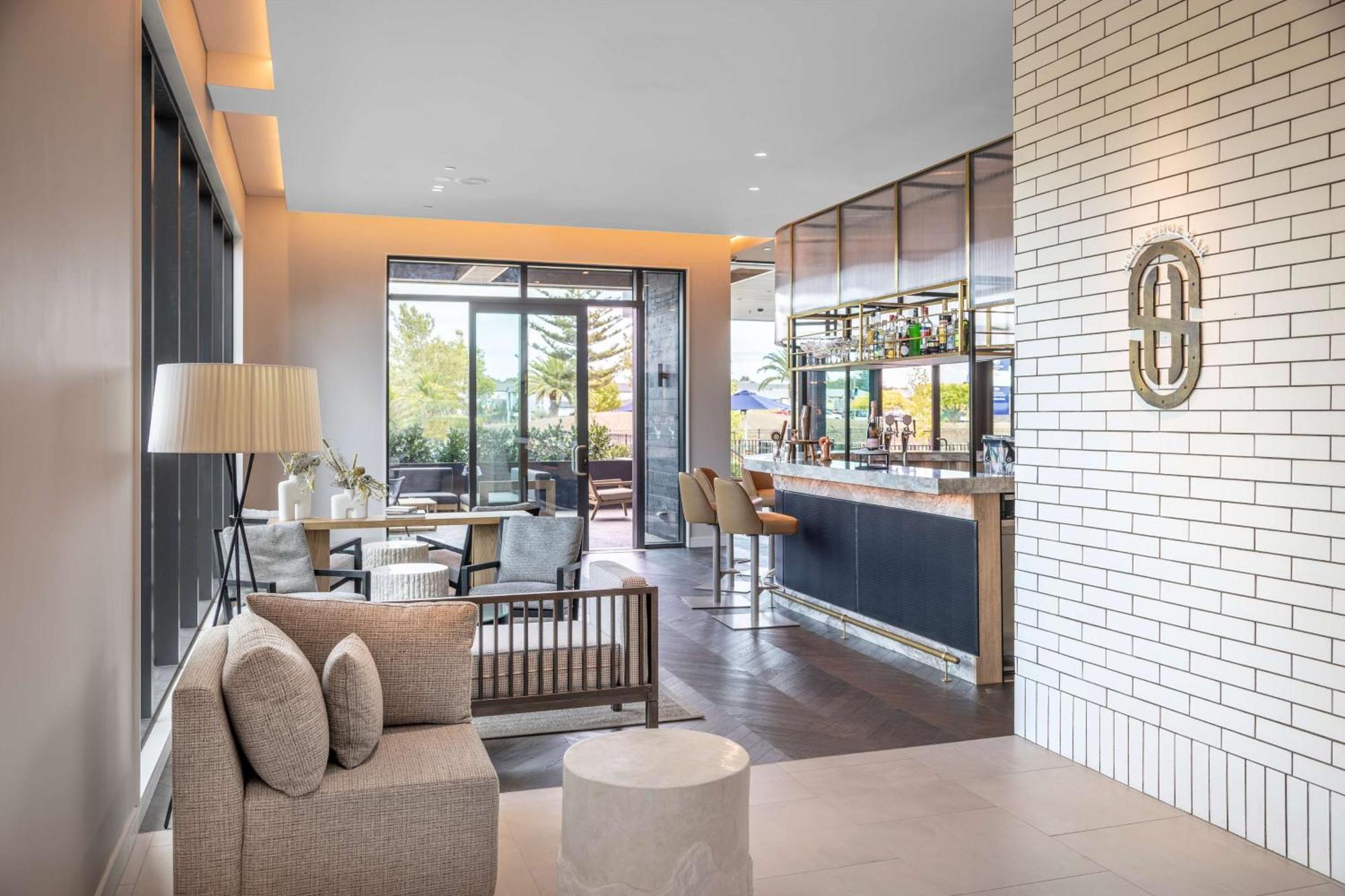 Doubletree By Hilton Auckland Karaka Hotel Bagian luar foto