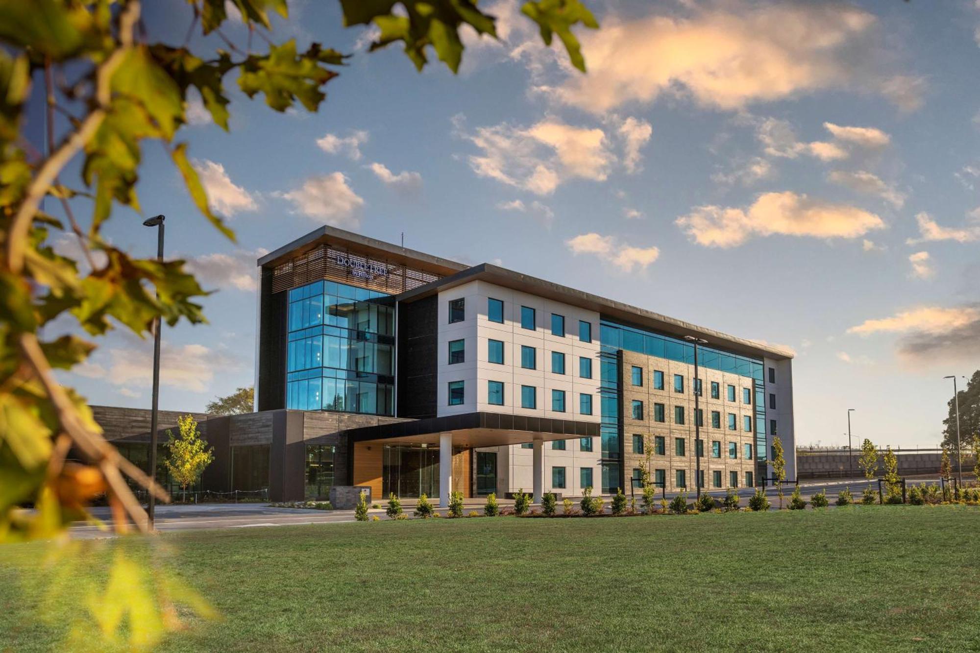 Doubletree By Hilton Auckland Karaka Hotel Bagian luar foto