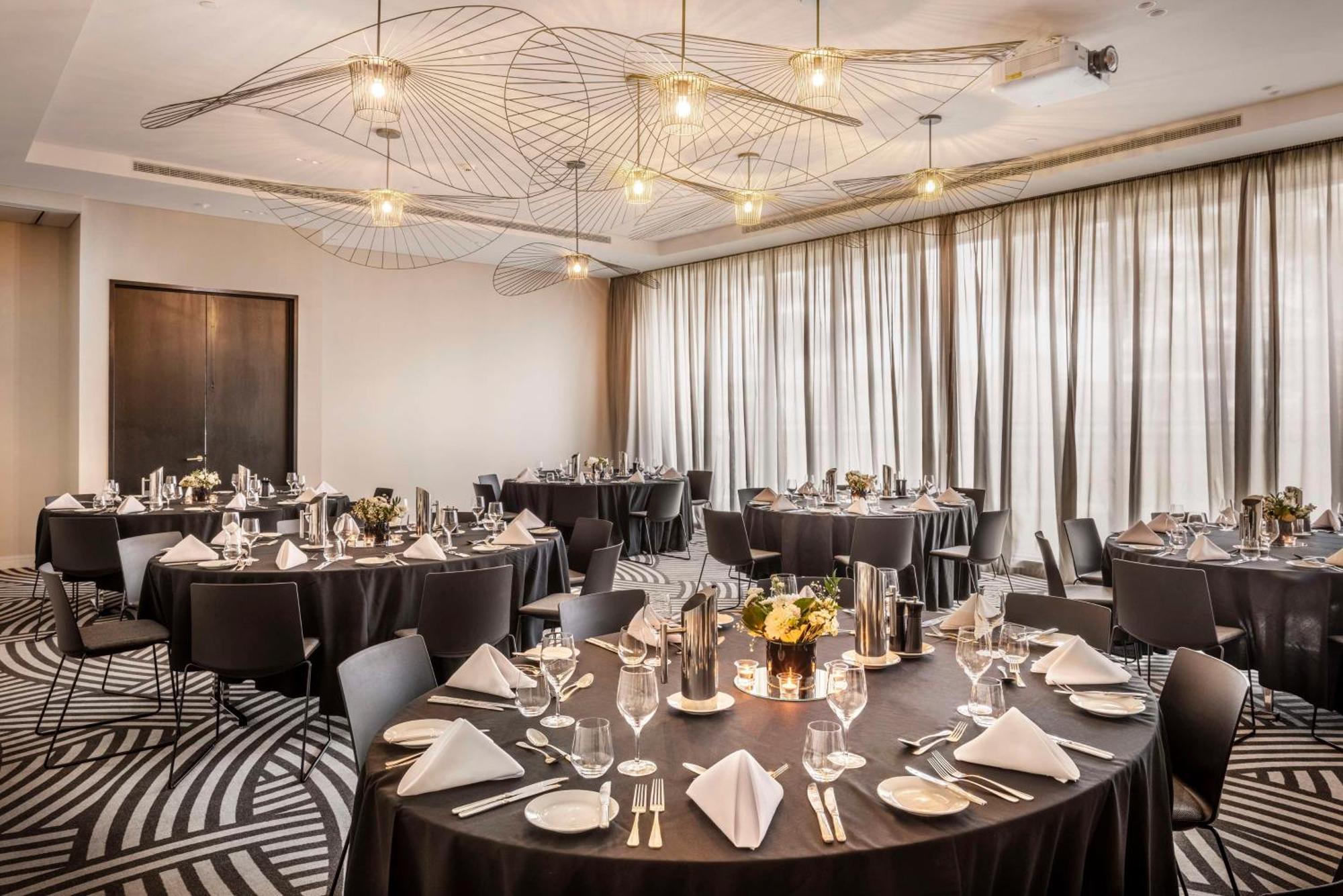 Doubletree By Hilton Auckland Karaka Hotel Bagian luar foto